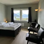 Lyngenfjord מלון שיבוטן