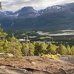 Lyngenfjord Hotel *