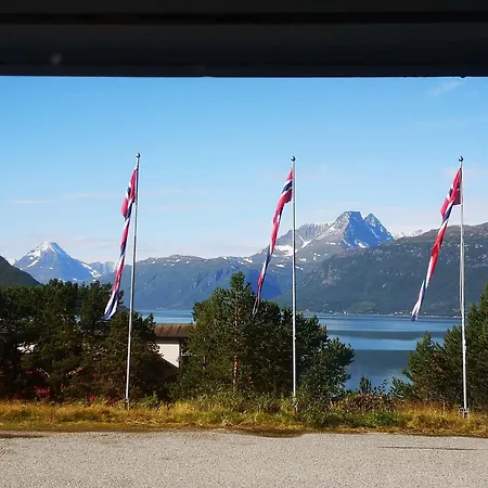 Hotel Lyngenfjord *