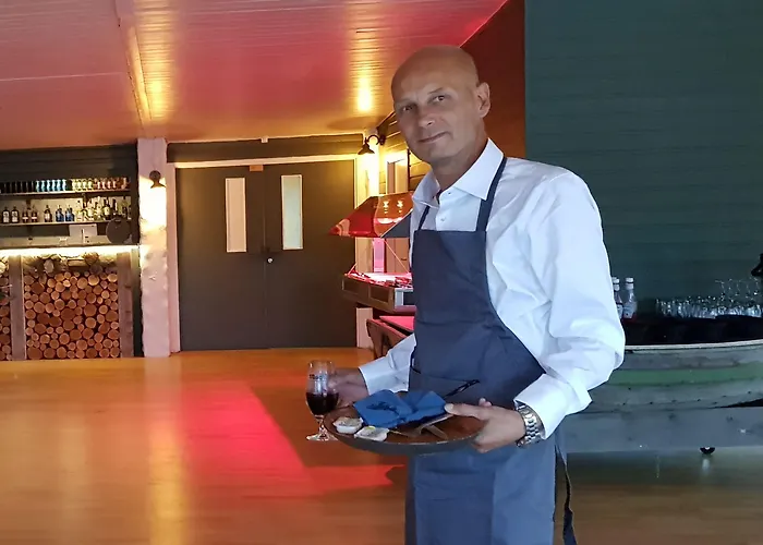 Lyngenfjord Hotel *